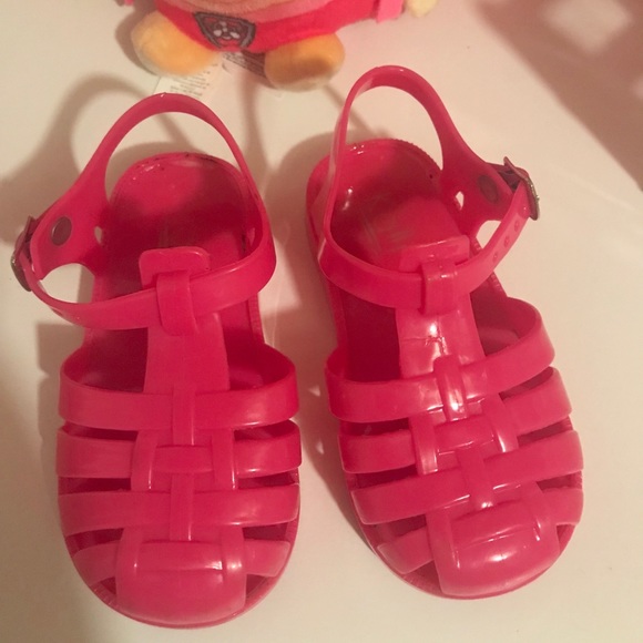 nike slippers low price